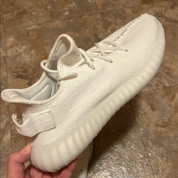 Adidas Yeezy Boost 350 V2 Cream White Men’s 9 Women’s 10 - Picture 3 of 5